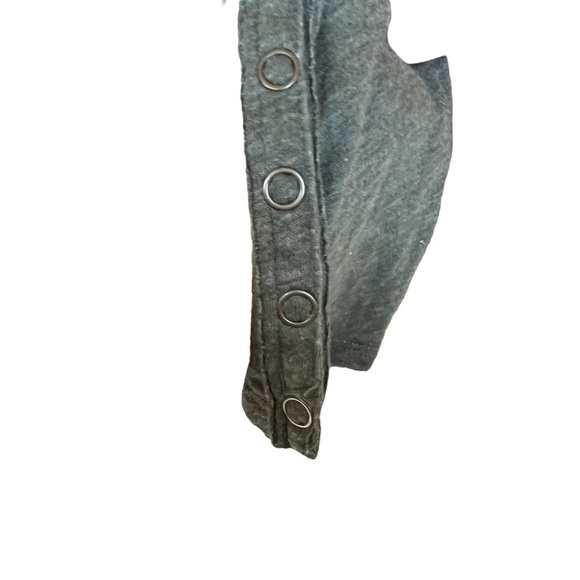 We The Free - Long Sleeve Flowy Green Shirt with Button Sleeve Detail Sz Small - Picture 5 of 6